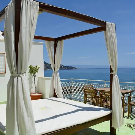 Πανσιόν Mediterraneo Giardini Naxos
